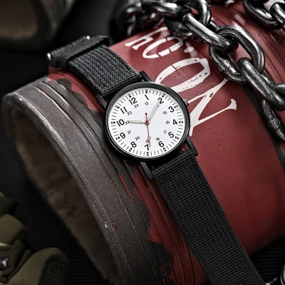Luxury Design Men Hand Wind Alloy Watches